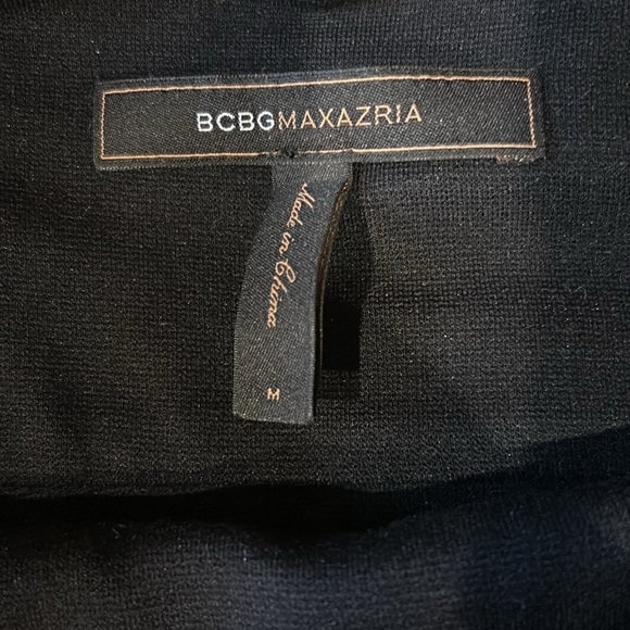 Woman’s BCBG MAXAZRIA Skirt - Size Medium with Front Pockets - Picture 2 of 5